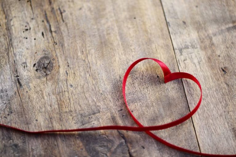 両家顔合わせに最適な服装は 新郎新婦と両親のコーディネート例 当日の流れや準備について リリアージュ