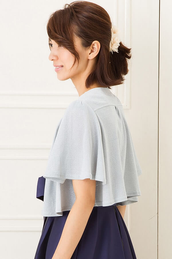 肩に刺繍付きシルバーラメニットボレロの商品画像7