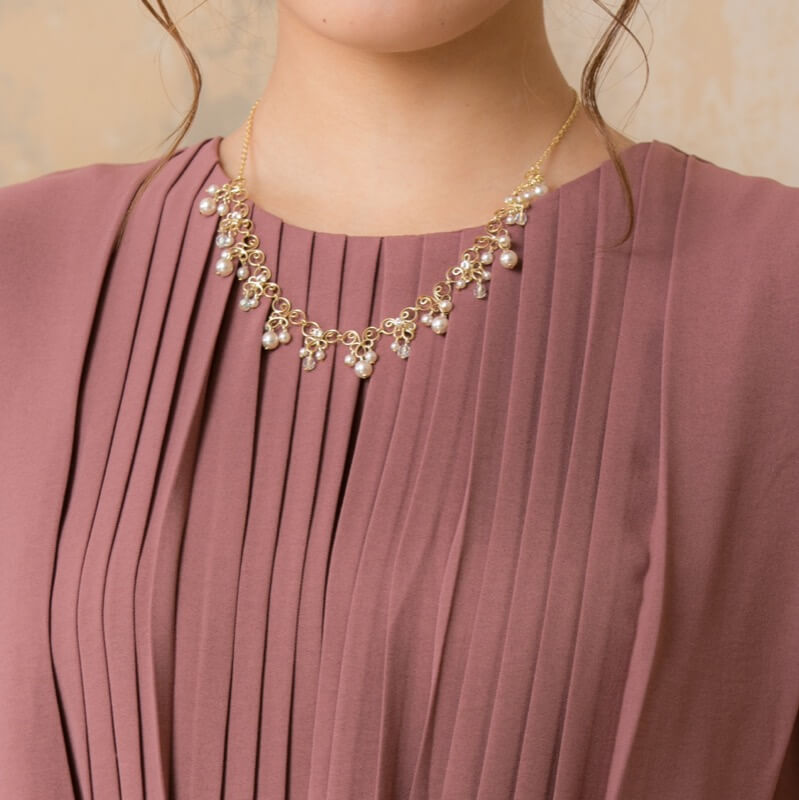 ゴールドのシャンデリアデザインネックレスの商品画像1