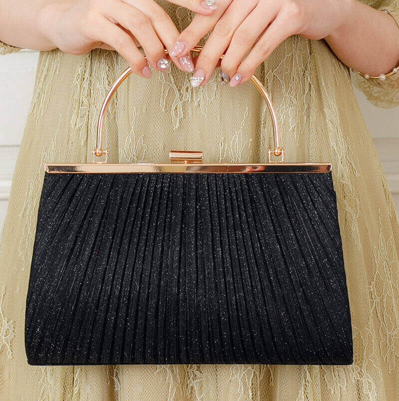 ブラックのグリッタープリーツバッグの商品画像1