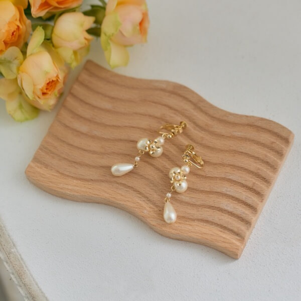 ゴールドのミニフラワーパールイヤリング | I-0077