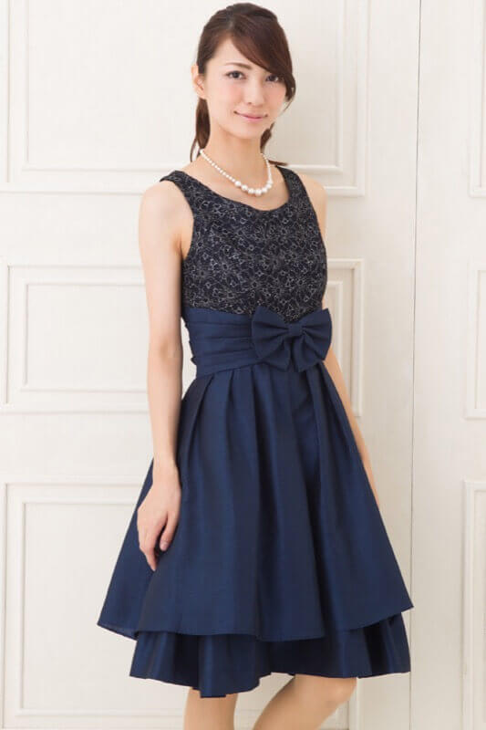 胸元お花レース黒×ネイビーバイカラーミニドレスのレンタルドレス