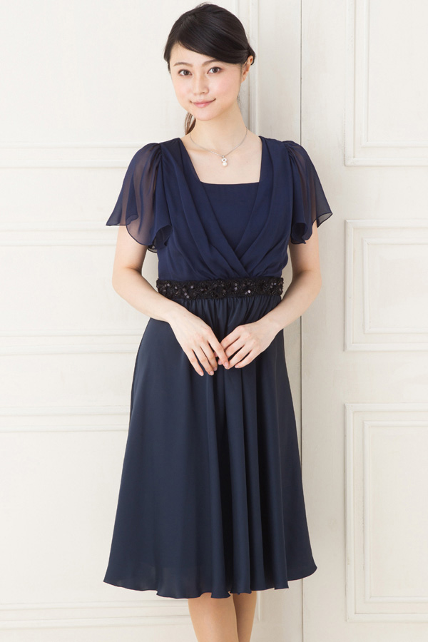 袖ありウエストスパンコール飾りの濃紺ジョーゼットミニドレスの商品画像2