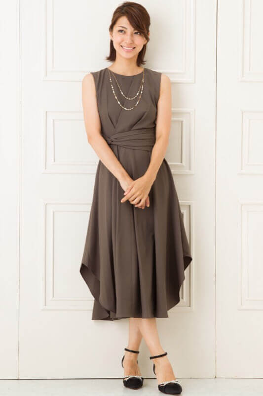 カーキシフォンミディアムドレスのサムネイル画像