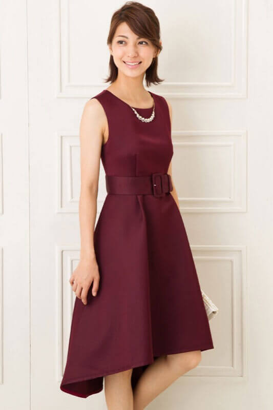 ベルト付きバーガンディーミディアムドレスのサムネイル画像
