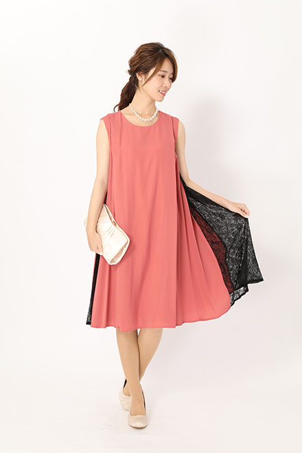 コーラルピンクのサイドレースドレスの商品画像1