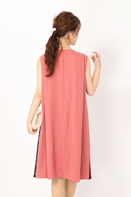 コーラルピンクのサイドレースドレスの商品画像4