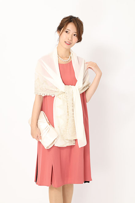 コーラルピンクのサイドレースドレスの商品画像6