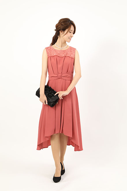 コーラルピンクのウエストリボン切り替えドレスの商品画像1