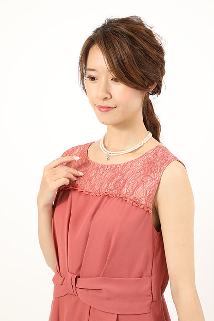 コーラルピンクのウエストリボン切り替えドレスの商品画像8