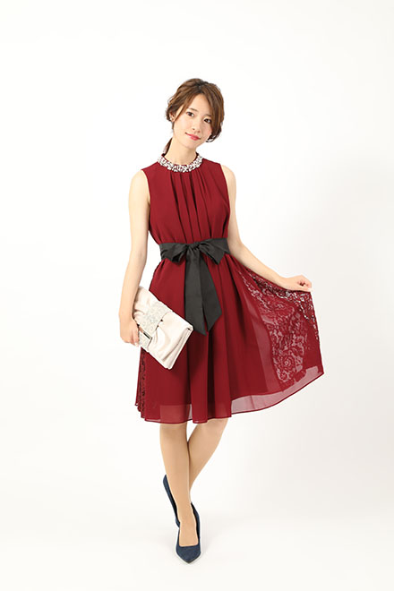 ワインレッドのビジューネックドレスの商品画像1