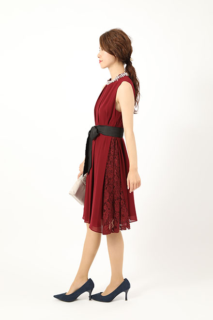 ワインレッドのビジューネックドレスの商品画像3