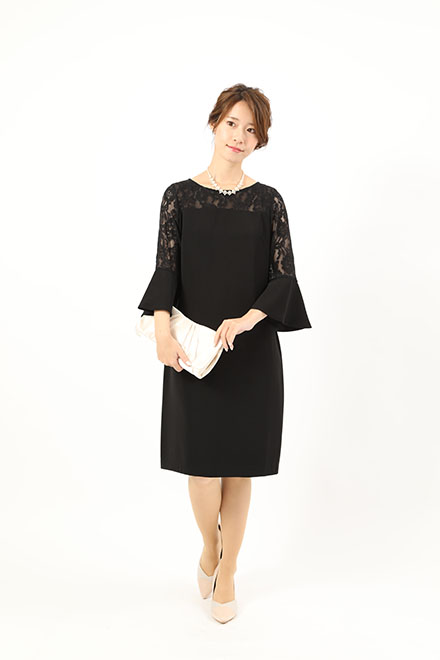 黒のフレアスリーブドレスの商品画像1