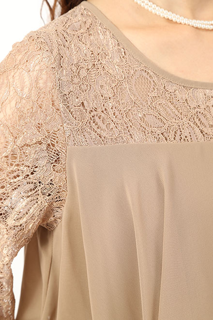 ベージュのレース袖ロングドレスの商品画像6