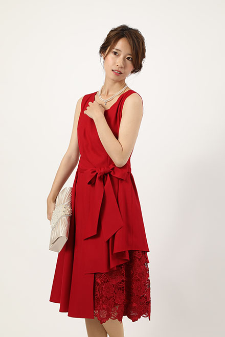 赤のウエストリボン付きアシンメトリーレースドレスの商品画像2