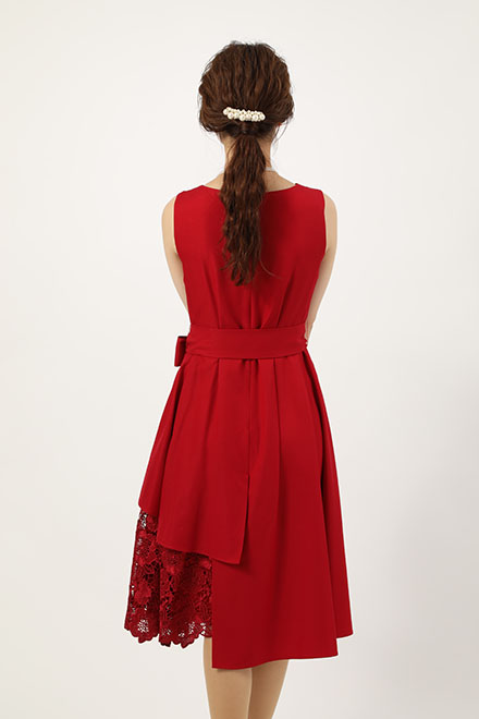 赤のウエストリボン付きアシンメトリーレースドレスの商品画像4