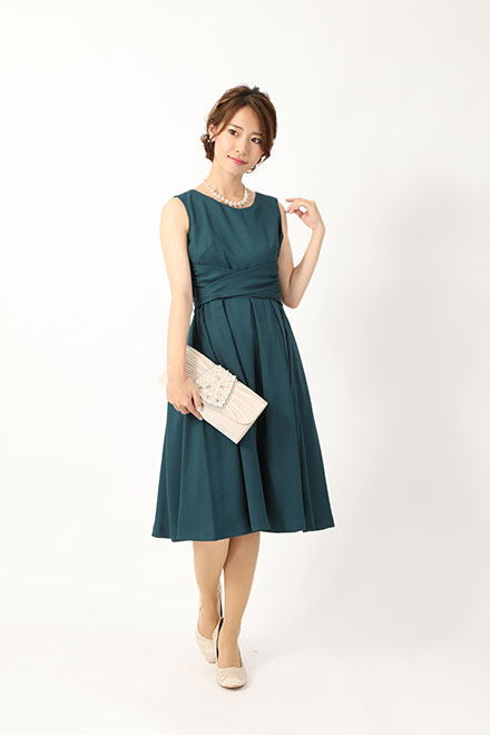 グリーンのウエストリボンクロスドレスの商品画像1