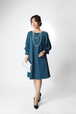 ブルーグリーンの袖コンシャスシンプルドレスのレンタルドレス