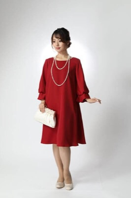 赤の袖コンシャスシンプルドレスのレンタルドレス