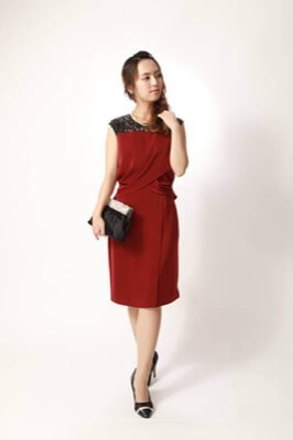 [M]ワインレッドのデコルテレースタイトドレスのレンタルドレス