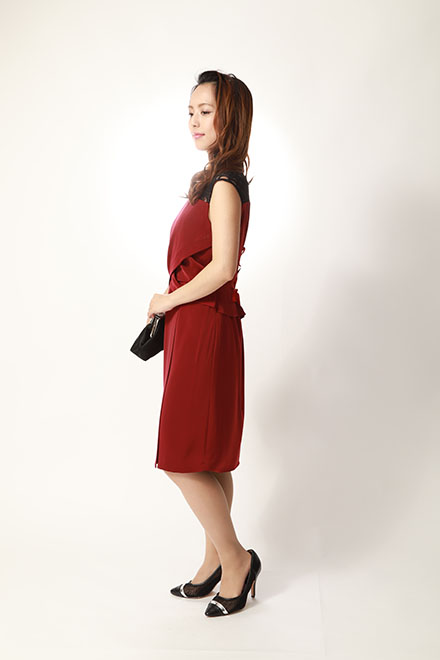 ワインレッドのデコルテレースタイトドレスの商品画像3