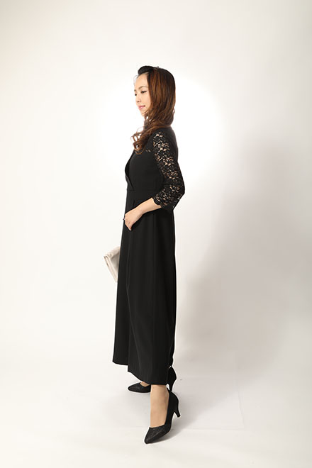 黒の袖付きオールインワンドレスの商品画像3
