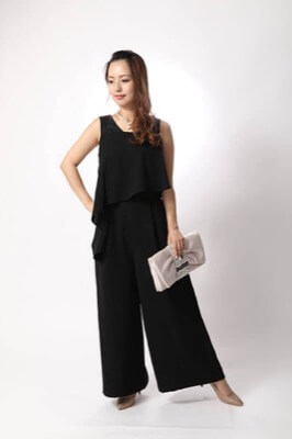 黒のアシンメトリートップス付パンツドレスのレンタルドレス