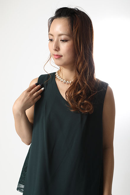ダークグリーンのサイドレーストップス付きパンツドレスの商品画像8