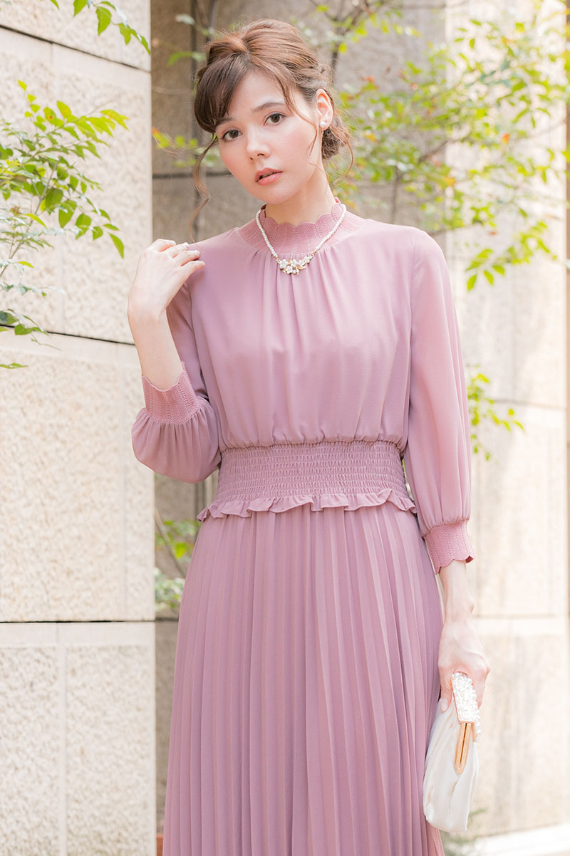 ピンクの袖付きロングプリーツドレスの商品画像2