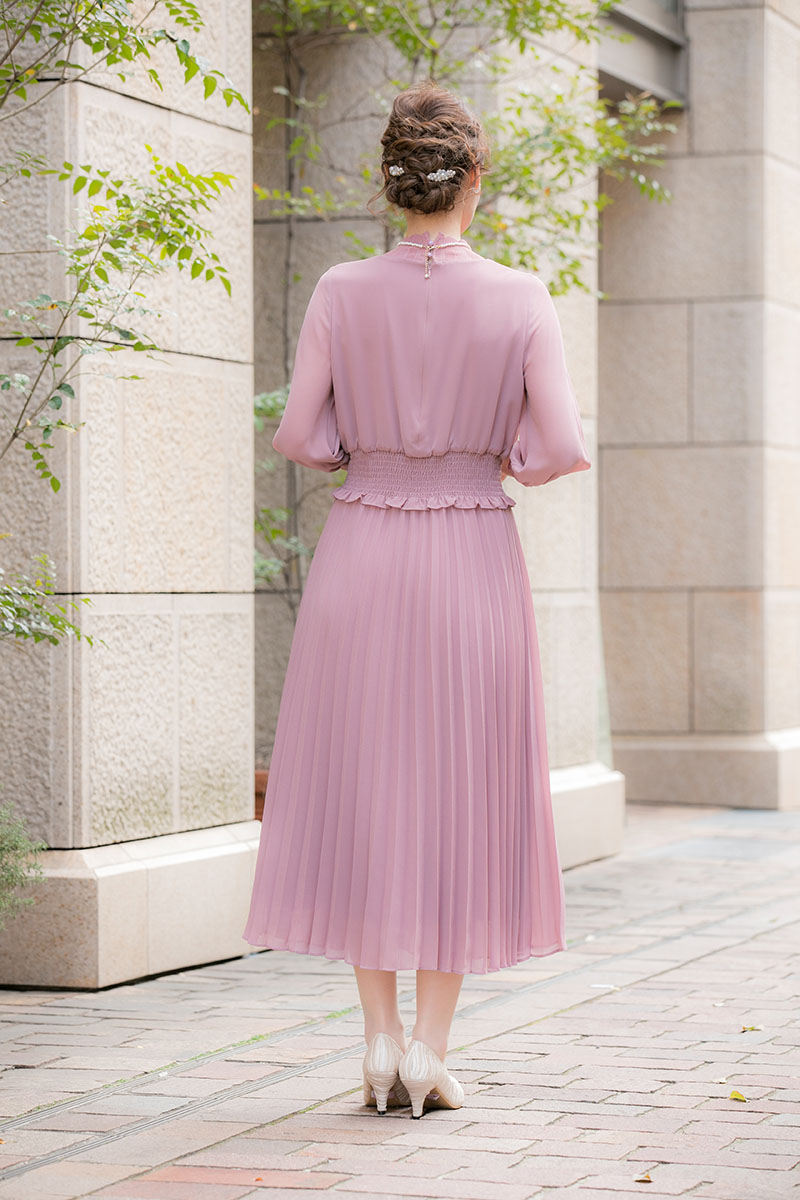 ピンクの袖付きロングプリーツドレスの商品画像4