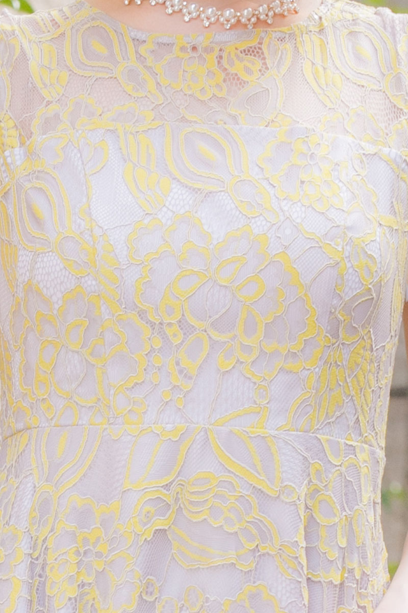 ベージュ×イエローの花柄レースドレスの商品画像8