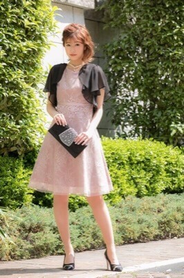 ピンクの刺繍チュールフレアドレスのレンタルドレス