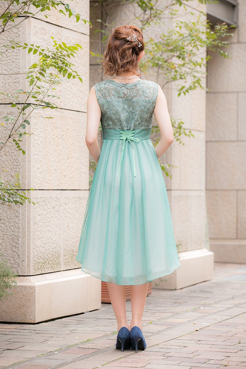 ライトカーキの刺繍入りオーガンジードレスの商品画像7