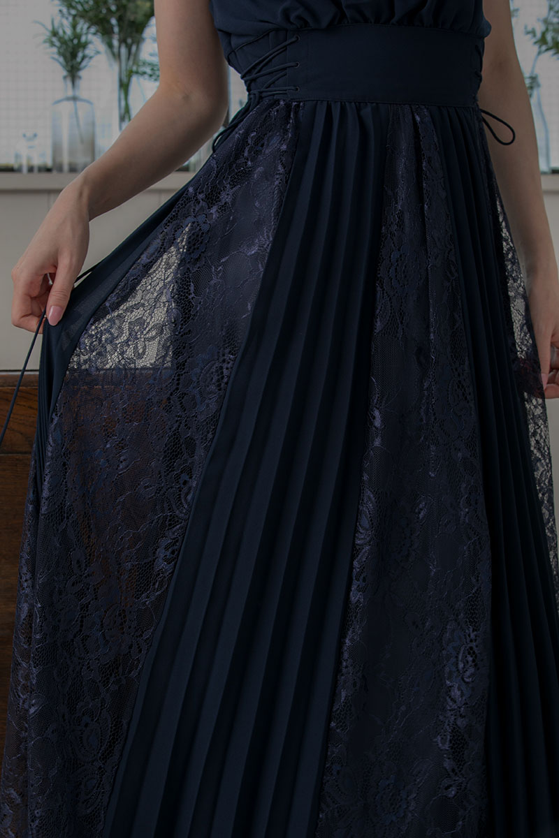 ネイビーのサイド編み上げレース×プリーツドレスの商品画像5