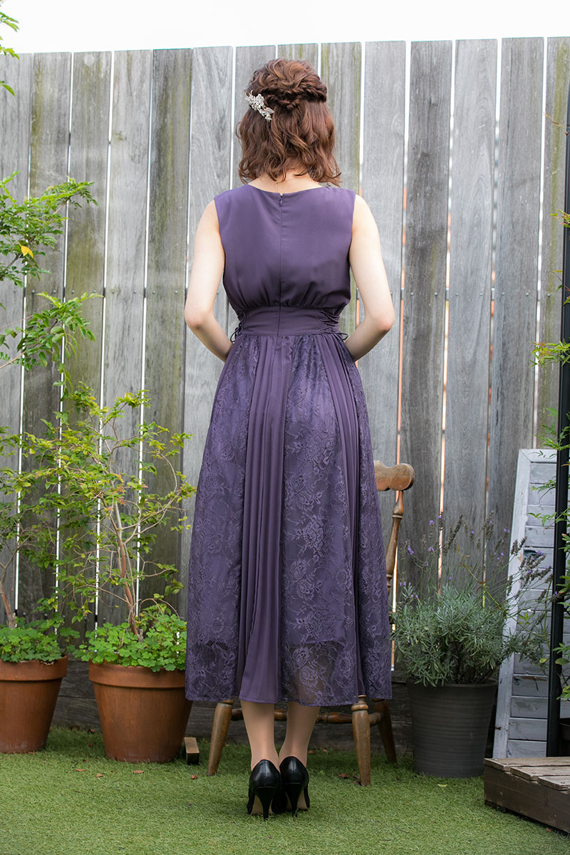 パープルのサイド編み上げレース×プリーツドレスの商品画像4