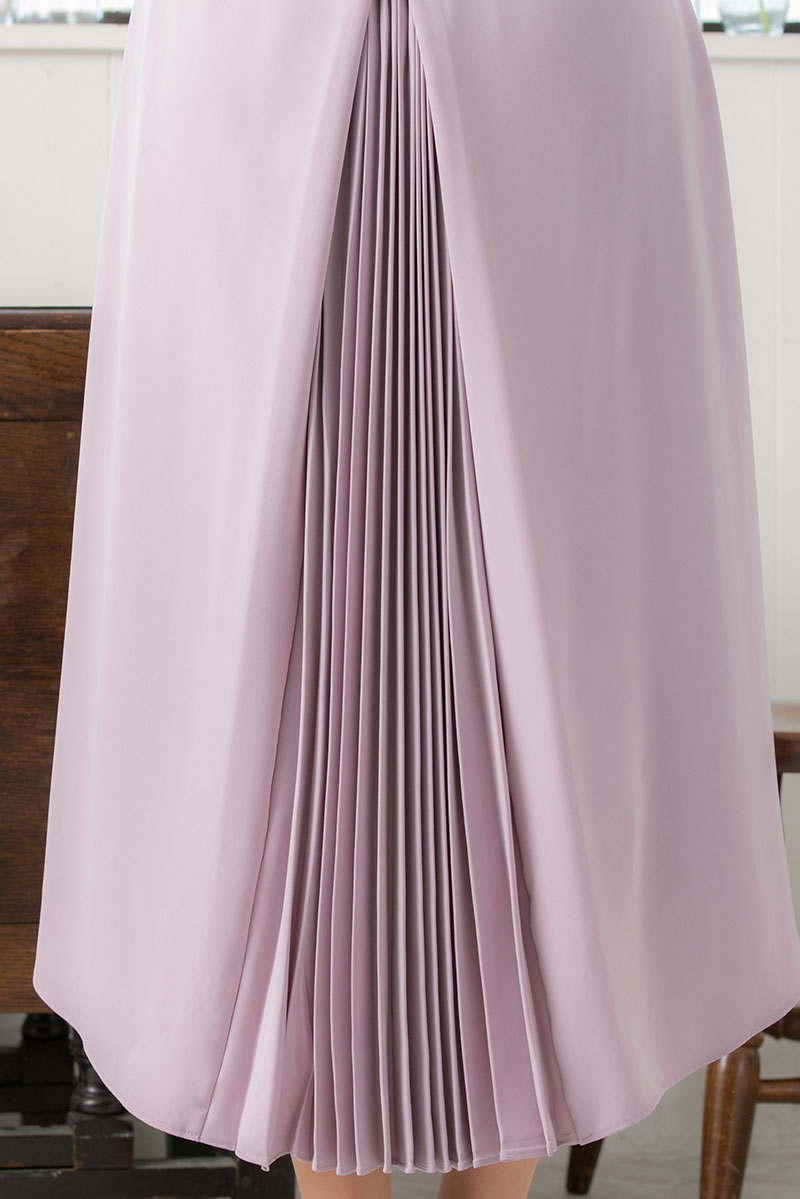 ラベンダーのクロスベルト付きバックプリーツドレスの商品画像5