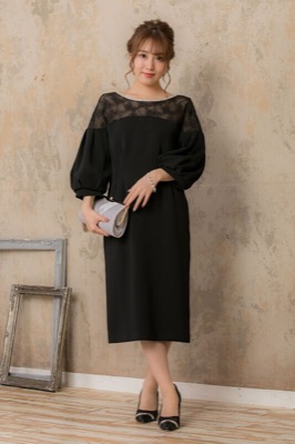 黒のバルーンスリーブドレスのサムネイル画像
