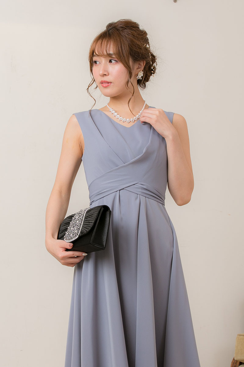 ブルーグレーのクロスベルト付きバックプリーツドレスの商品画像2