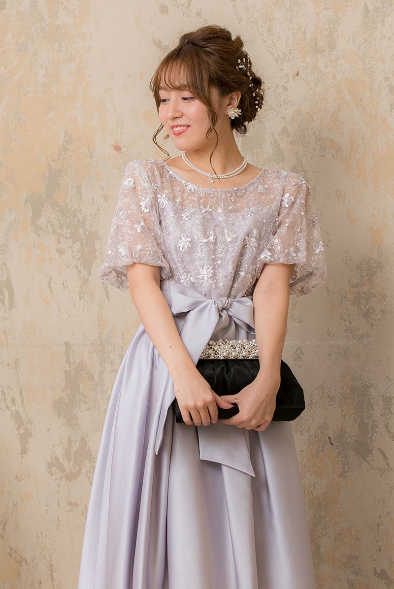 シルバーのパール付きバルーンスリーブドレスの商品画像2