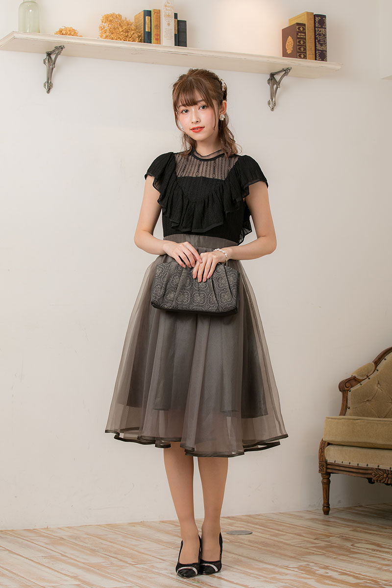黒×カーキのフリルスリーブドレスの商品画像7