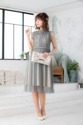 カーキ×ベージュのチュールスカートドレスのサムネイル画像