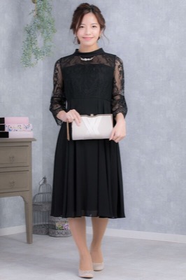 ブラックのロールカラーフレアスリーブドレスのサムネイル画像