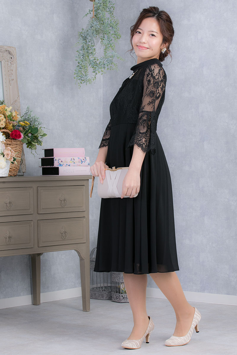 ブラックのロールカラーフレアスリーブドレスの商品画像7