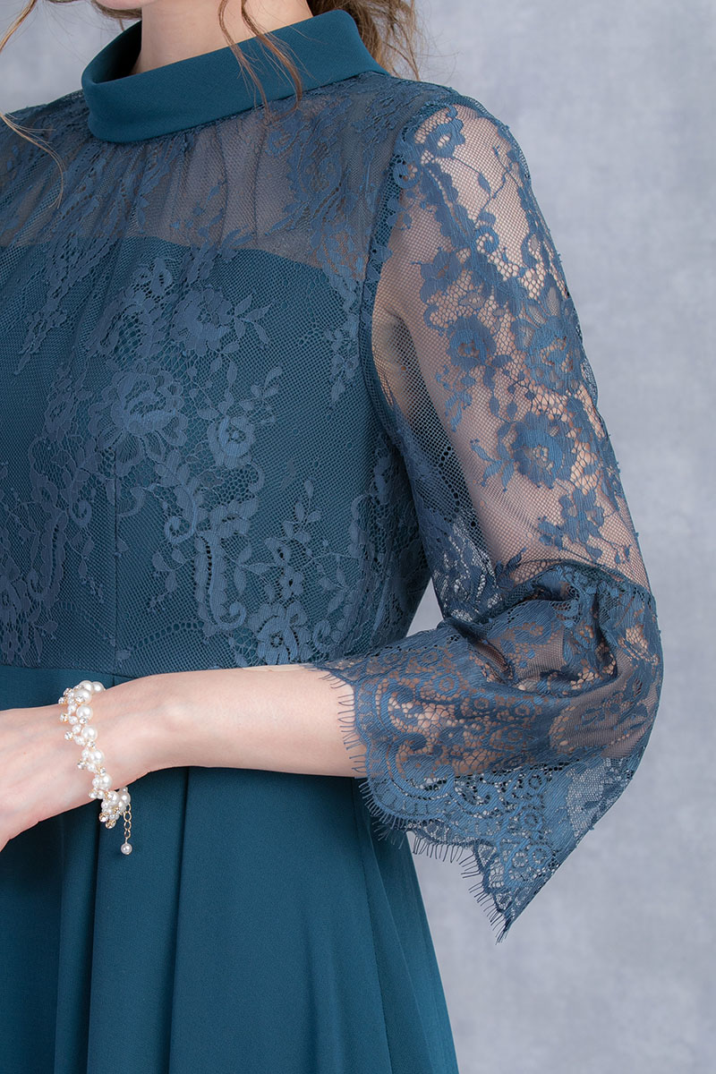 ブルーグリーンのロールカラーフレアスリーブドレスの商品画像5