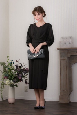 ブラックのチュールスリーブドレスのサムネイル画像