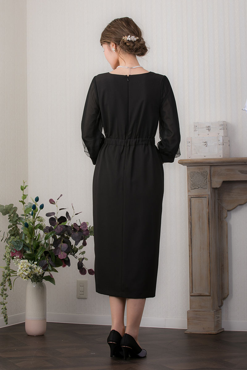 ブラックのチュールスリーブドレスの商品画像4