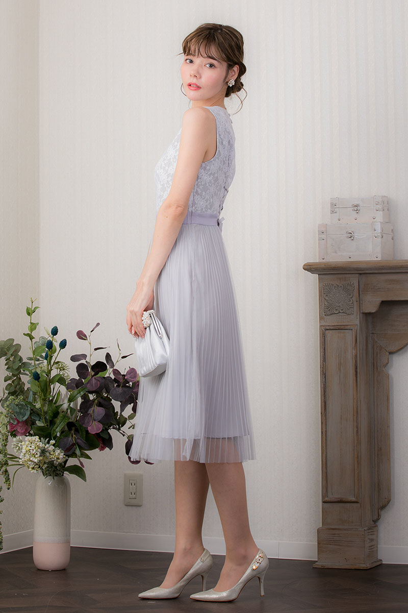 シルバーグレーのチュールプリーツドレスの商品画像3