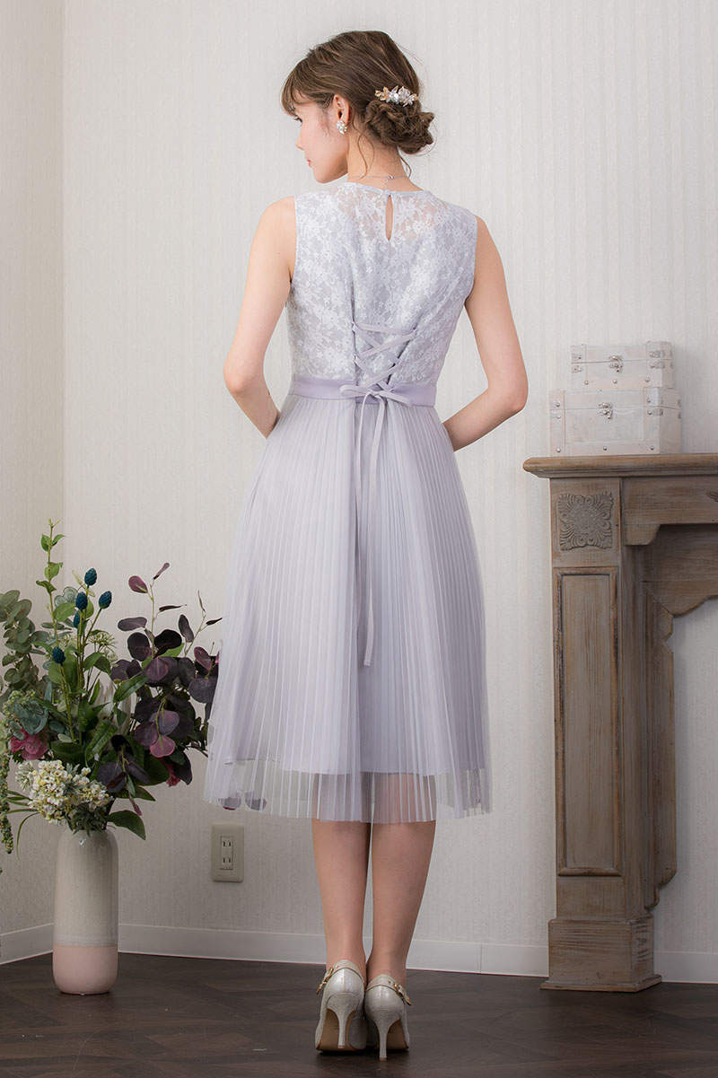 シルバーグレーのチュールプリーツドレスの商品画像4