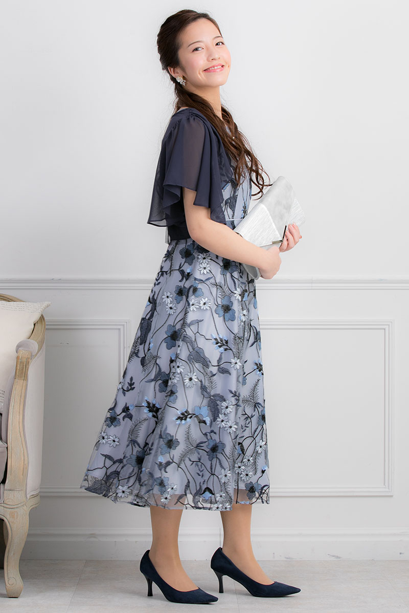 ブルーのフラワー刺繍レースドレスの商品画像6