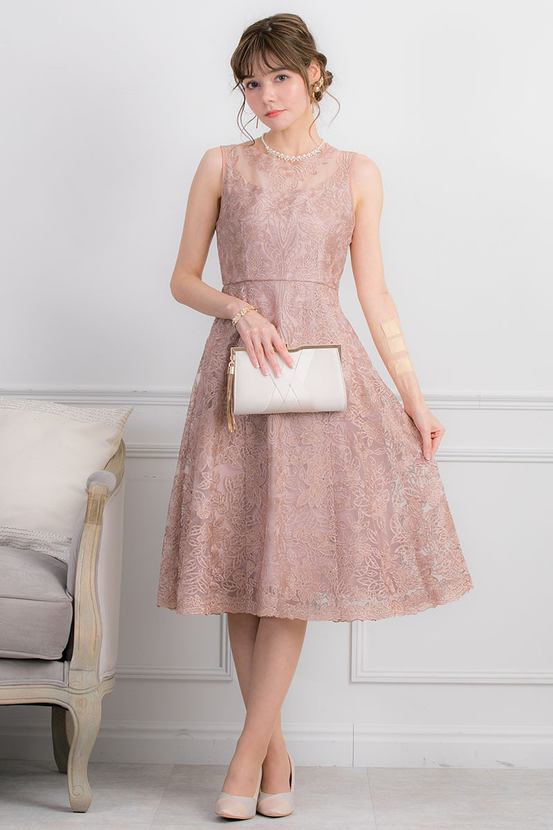 ピンクベージュのラメ刺繍レースドレスの商品画像10